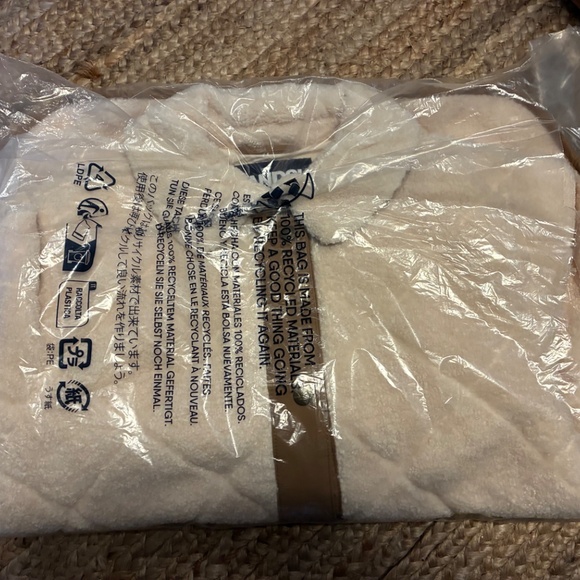 Fleece Sherpa Quilted Jacket Ivory/Tan - Picture 2 of 4